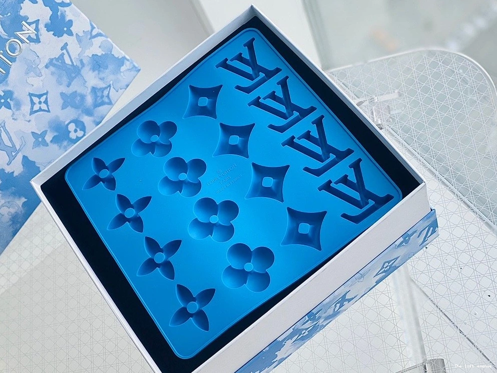 CUSTOM SET LV DRINKS 0815